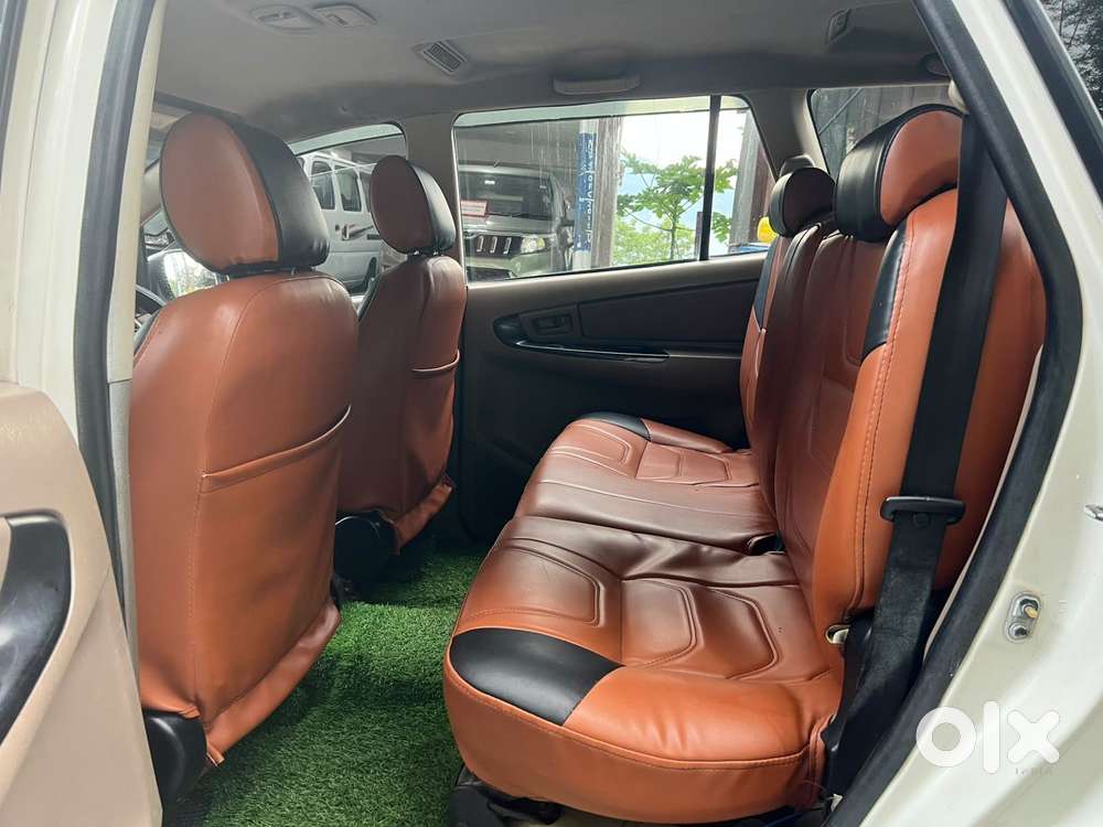 Toyota Innova 2.5 G (diesel) 7 Seater Bs Iv, 2015, Diesel