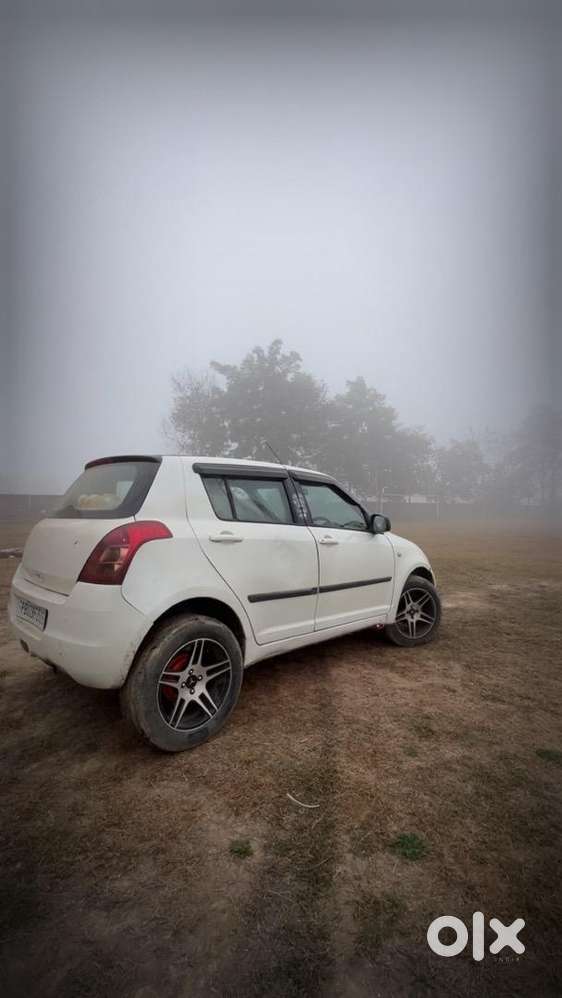 Maruti Suzuki Swift 2009 Diesel 135000 Km Driven