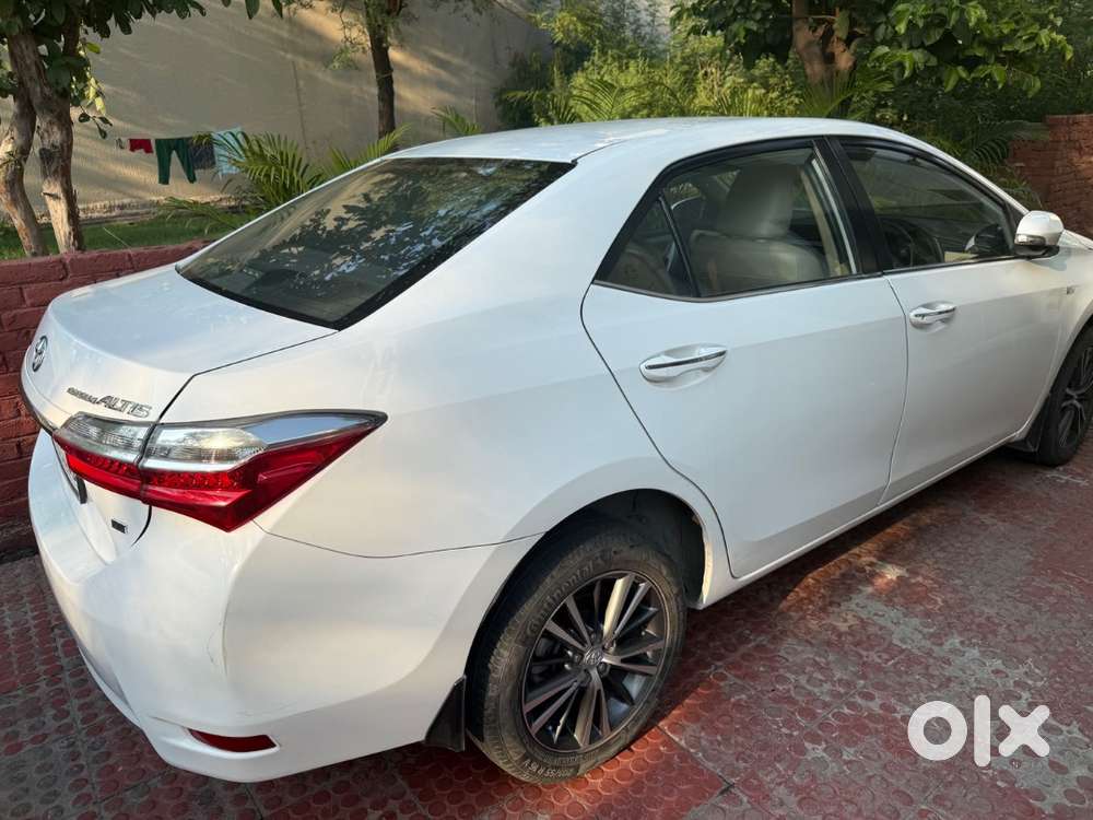 Well Maintained Toyota Corolla Altis 2018 Vl Cvt - Top End Variant
