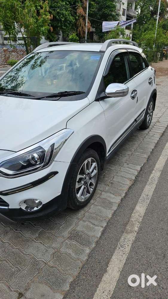 Hyundai I20 Active S Model Petrol 2017 July 1 Owner 90000km Driven