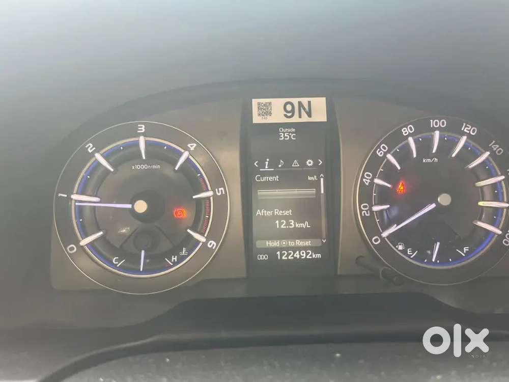 Innova Crysta 2.4 V 2021 Model