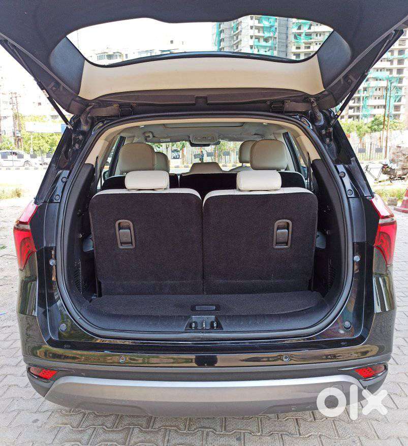 Mahindra Xuv700 2.2 Ax 7 Diesel At Luxury Pack Str Awd, 2026, Diesel