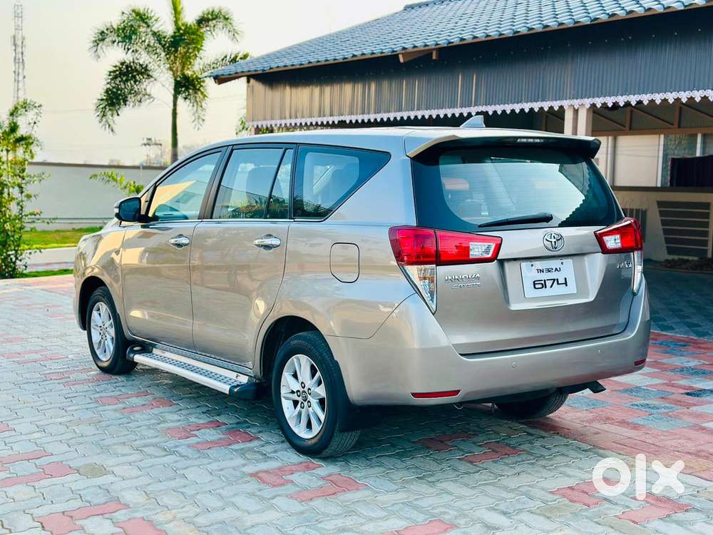 Toyota Innova Crysta 2.4 V, 2016