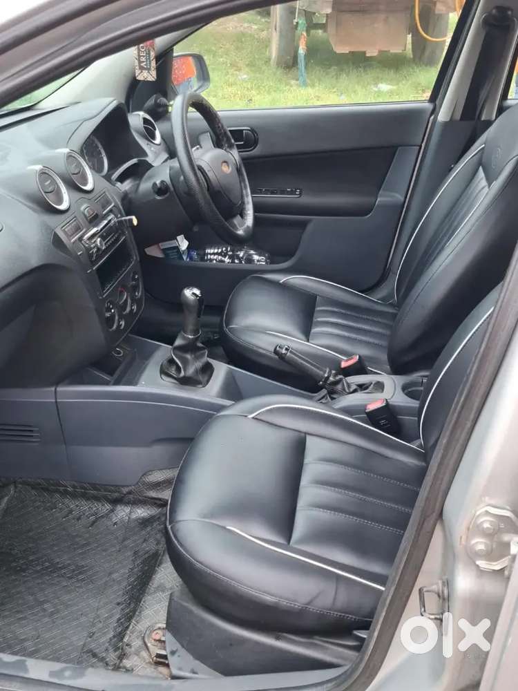 Ford Fiesta 1.5 Ambiente Petrol 2013