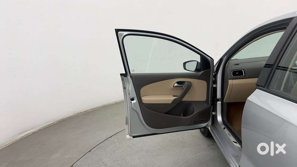Volkswagen Vento 1.2 Tsi Highline At, 2016, Petrol