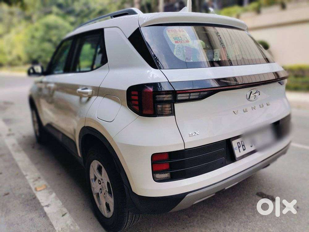 Hyundai Venue Sx Mt, 2023, Petrol