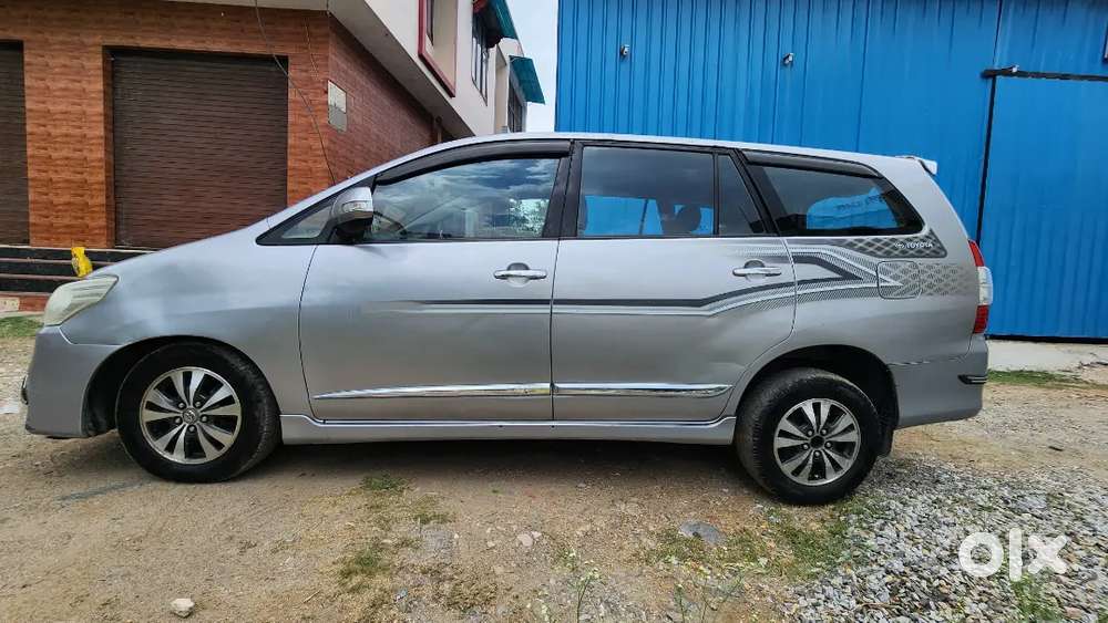 Toyota Innova 2015 Diesel Well Maintained.