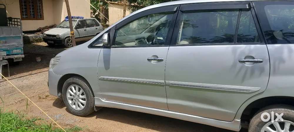 Toyota Innova 2012 V Diesel Well Maintained