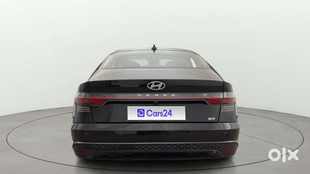 Hyundai Verna 1.5 Mpi Mt Sx (o), 2023, Petrol