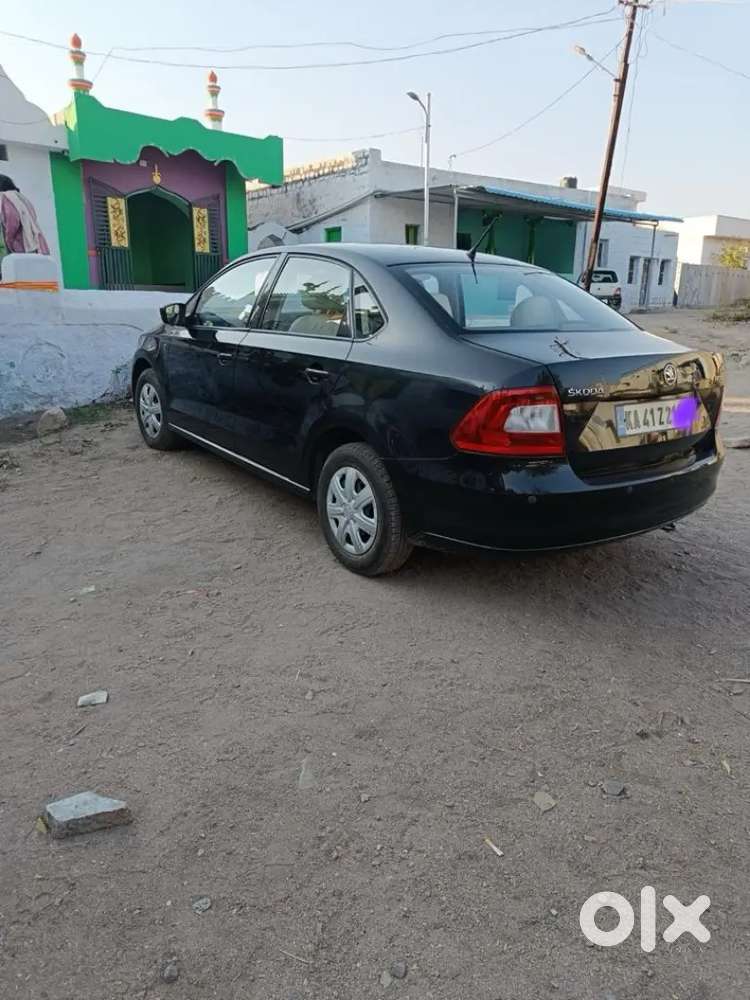 Skoda Rapid 1.5 Active 2013 Petrol Automatic