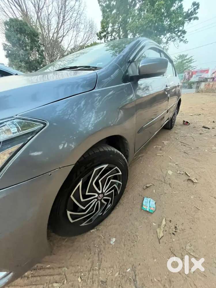 Argent Sall Car