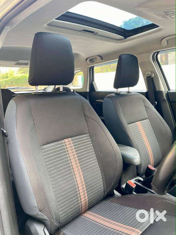 Maruti Suzuki Brezza 1.5 Zxi Smart Hybrid, 2022, Petrol