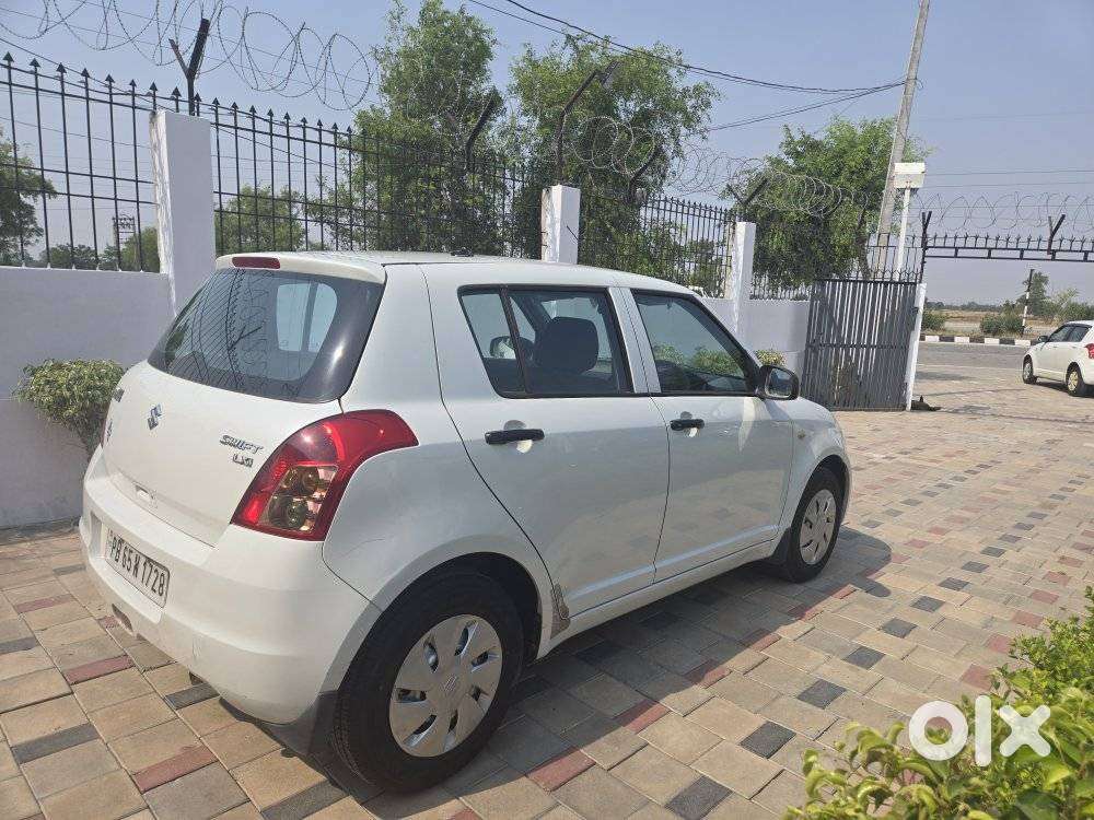 Maruti Suzuki Swift 2004-2010 Lxi Bsiv, 2011, Petrol