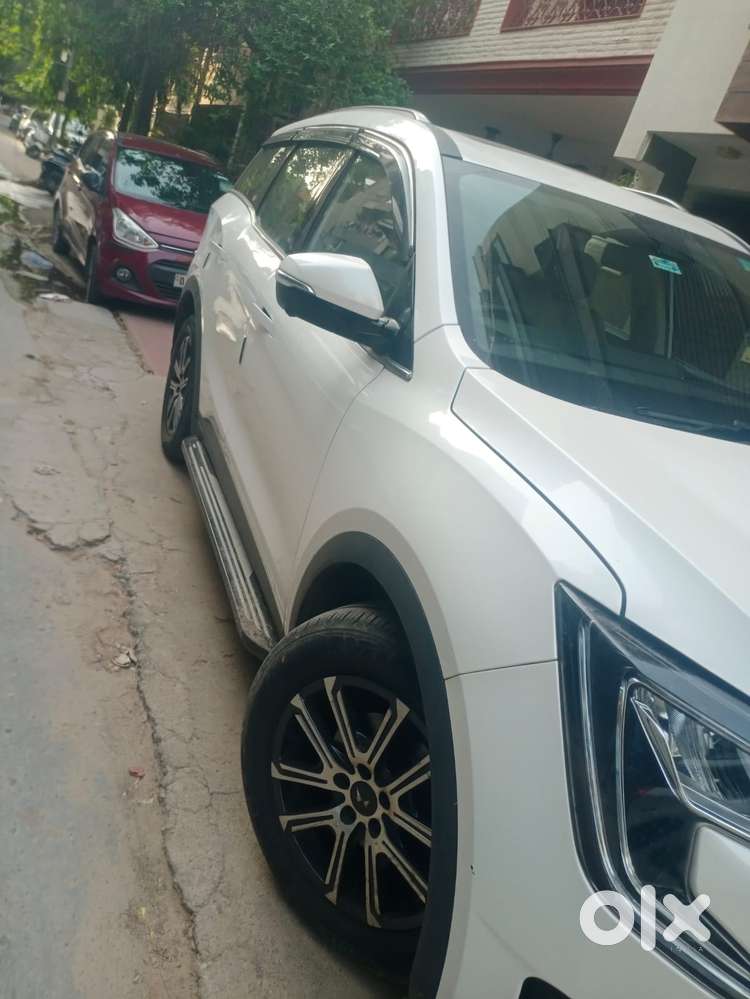 Mahindra Xuv700 Ax7l 6 Str At, 2022, Petrol