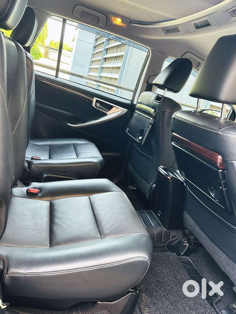 Toyota Innova Crysta [2020-ongoing] 2.4 Zx 7 Str, 2022, Diesel