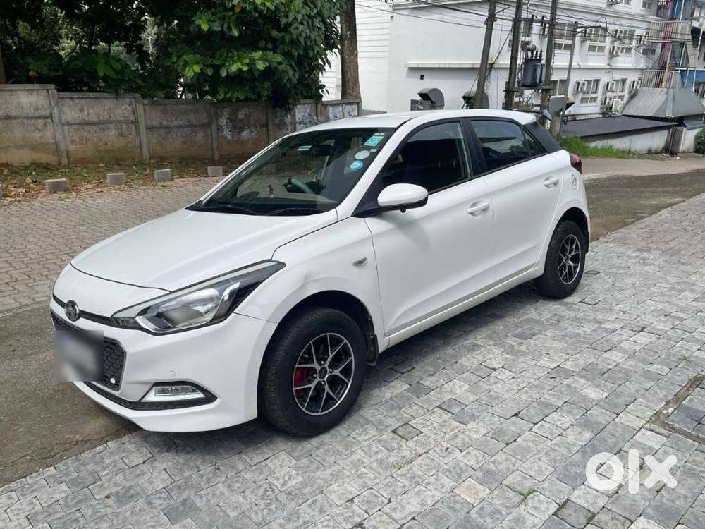 Nri-driven, Well Maintained Elite I20