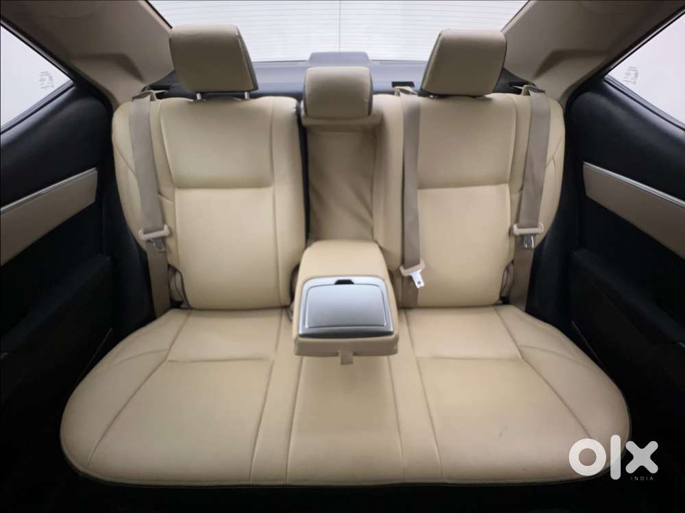 Toyota Corolla Altis 2013-2017 G At, 2015, Petrol