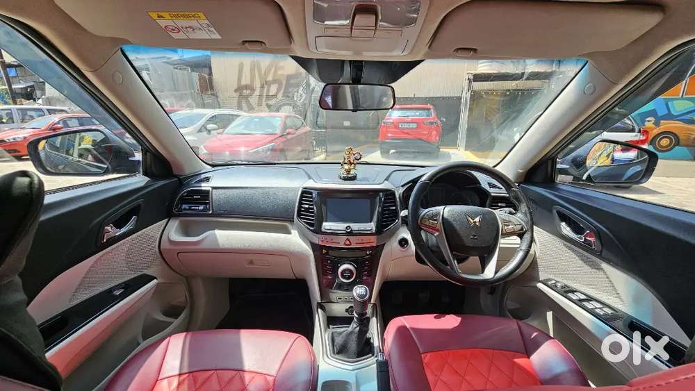 2023 Mahindra Xuv300 W8 Diesel Manual With Sunroof