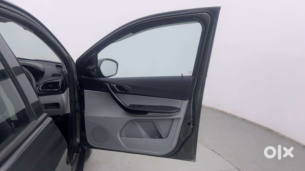 Tata Tiago 1.2 Revotron Xt Option, 2020, Petrol
