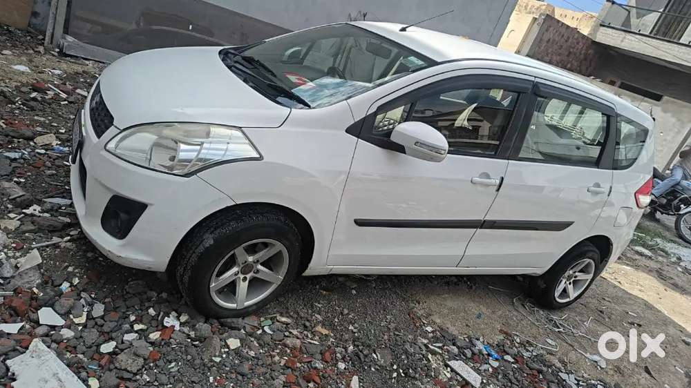 Maruti Suzuki Ertiga 2015 Diesel 118000 Km Driven New Conditions