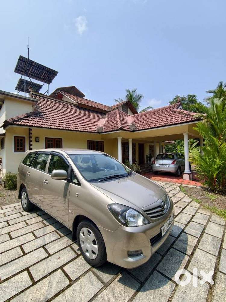 Toyota Innova 2.5 Gx 8 Str Bs-iii, 2011, Diesel