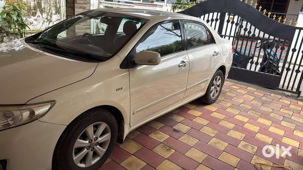 Nri Owned Pearl White Altis For Sale