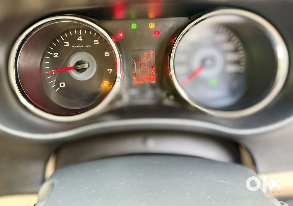 Mahindra Tuv 300 T8 Plus Amt, 2017, Diesel