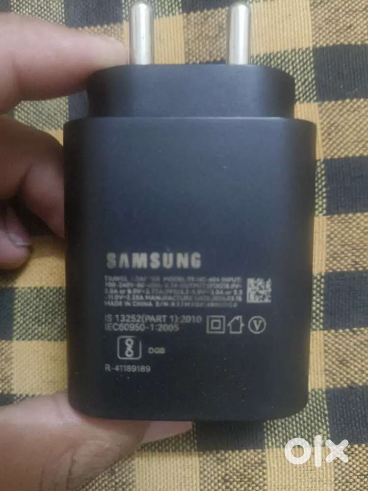 Only 1.5 month old original samsung adopter