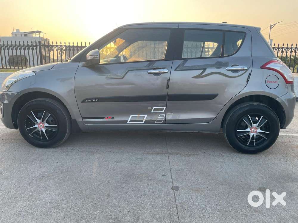 Maruti Suzuki Swift Vxi With Abs, 2015, Petrol