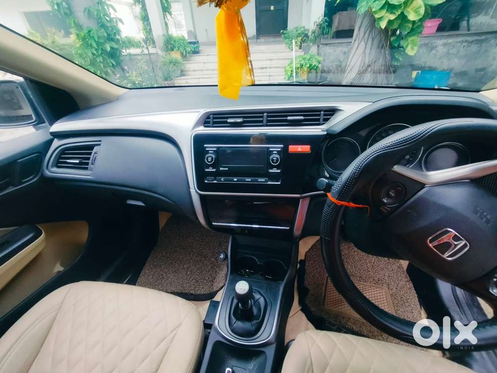 Honda City 1.5 V 2015