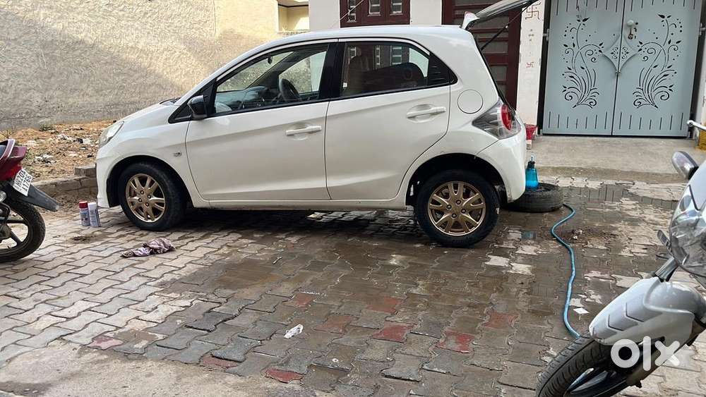 Honda Brio 2012 Petrol Well Maintained