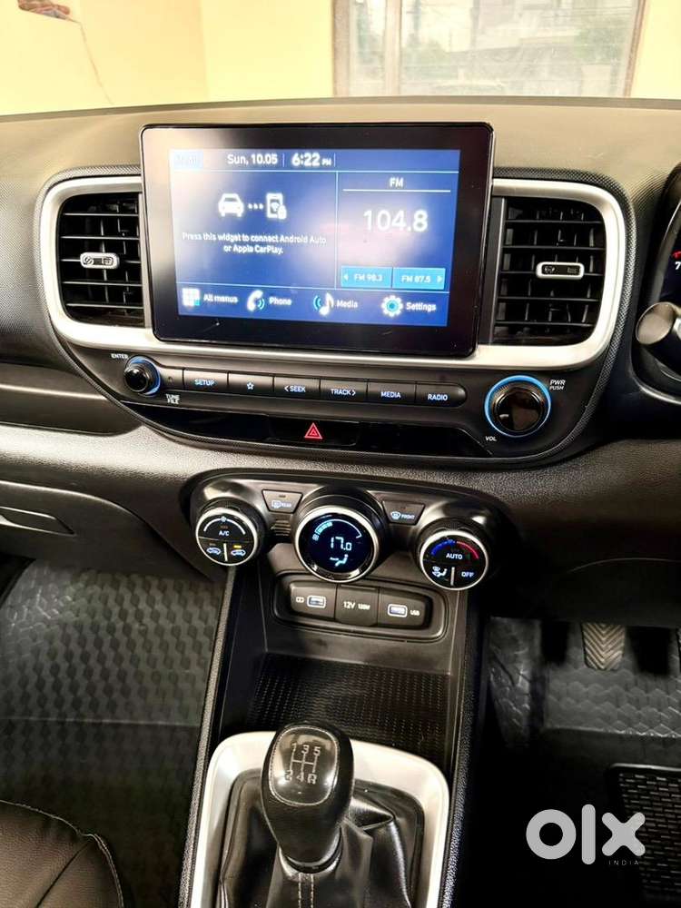 Hyundai Venue 2021 Petrol 67000 Km Driven
