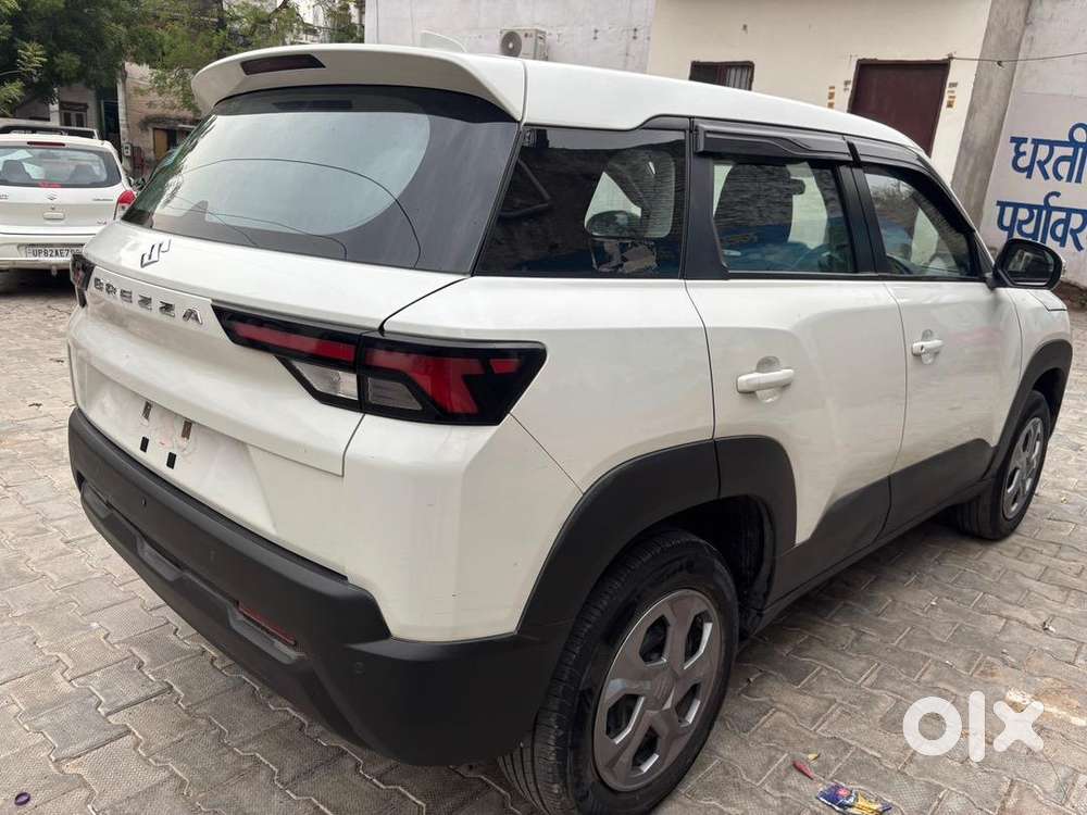 Maruti Suzuki Brezza 2024 Petrol Well Maintained