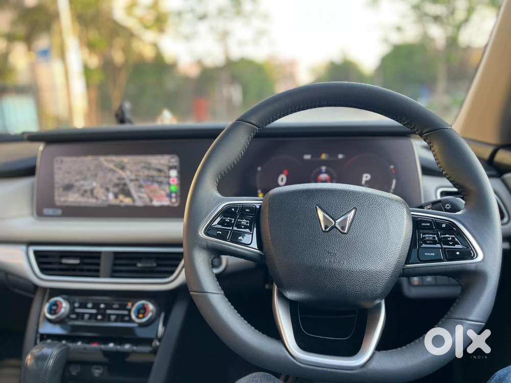 Mahindra Xuv700 2.0 Ax 7 Petrol At Luxury Pack Str, 2023, Petrol