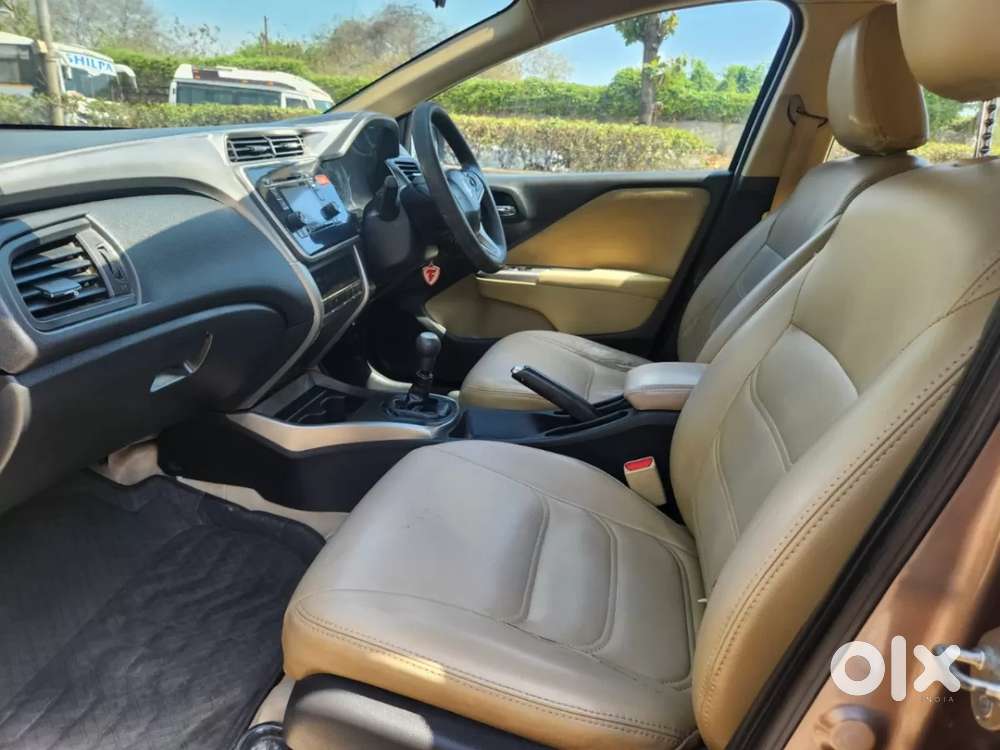 Honda City 1.5 V 4th Gen I-vtec Mt, 2015, Petrol