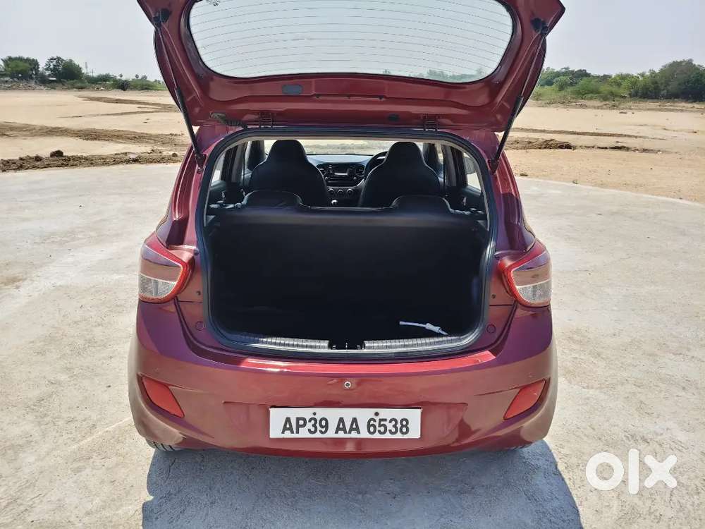 Hyundai Grand I10 2017 Diesel 102000 Km Driven