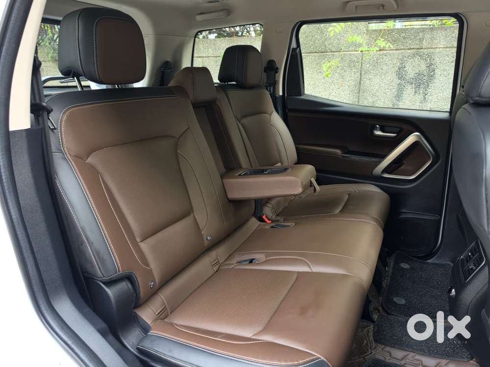 Mahindra Scorpio-n 2.0 Z8 Petrol At 7 Str, 2025, Petrol