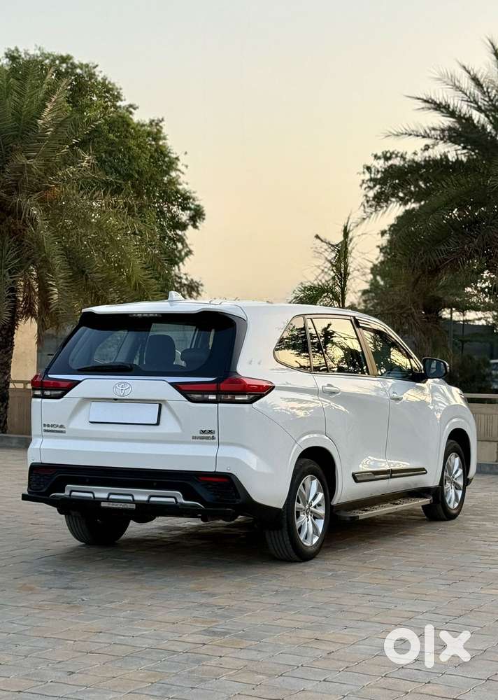 Toyota Innova Hycross 2.0 Vx (o) Hybrid 7 Str, 2024, Petrol
