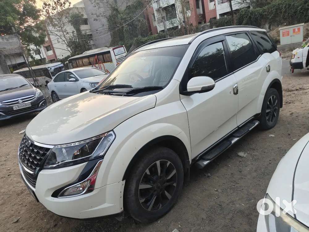 Good Conditions And Well Maintained Car In Showroom Service