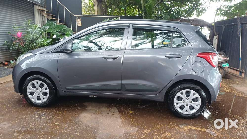 Hyundai Grand I10 Sportz, 2016, Petrol