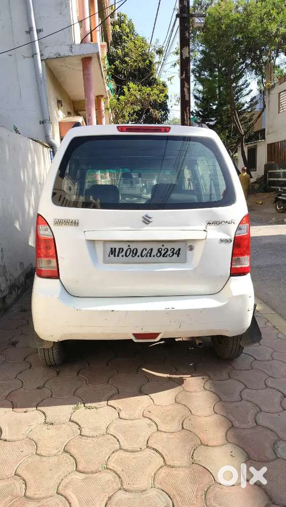 Wagonr White