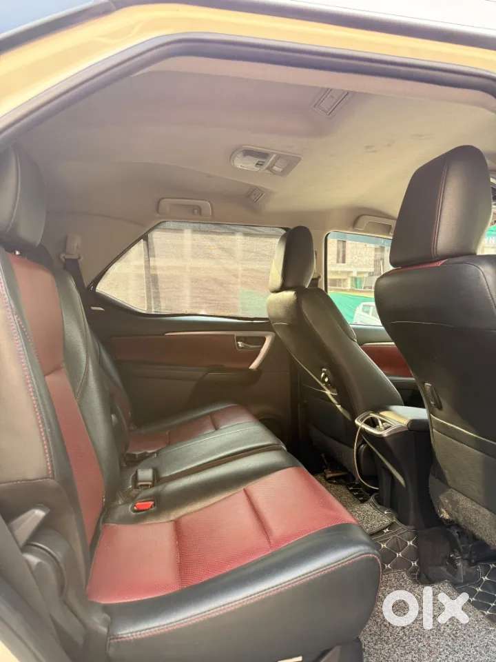 Toyota Fortuner Legender, 2022, Diesel
