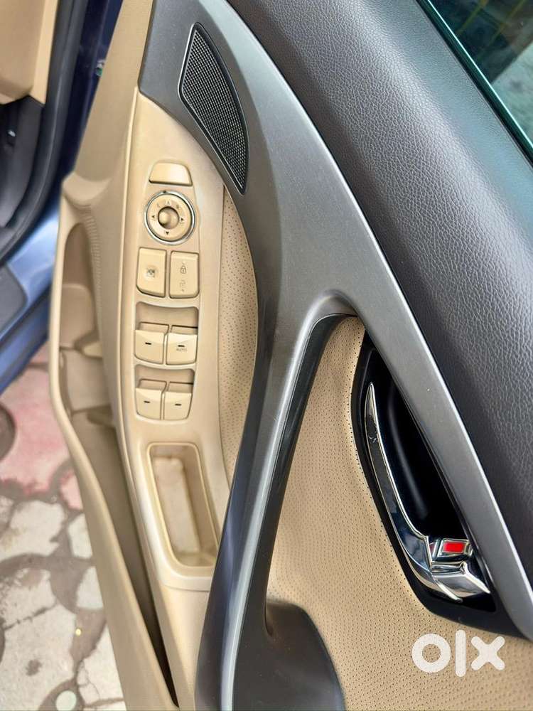 Hyundai New Elantra 2013 Petrol 65000 Km Driven