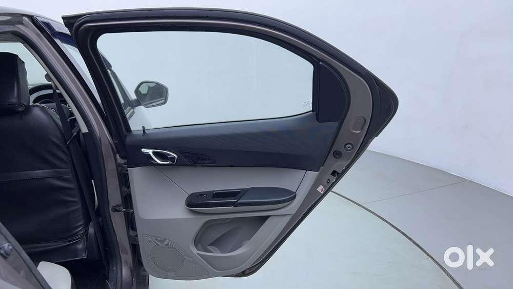 Tata Tiago Xz, 2016, Petrol