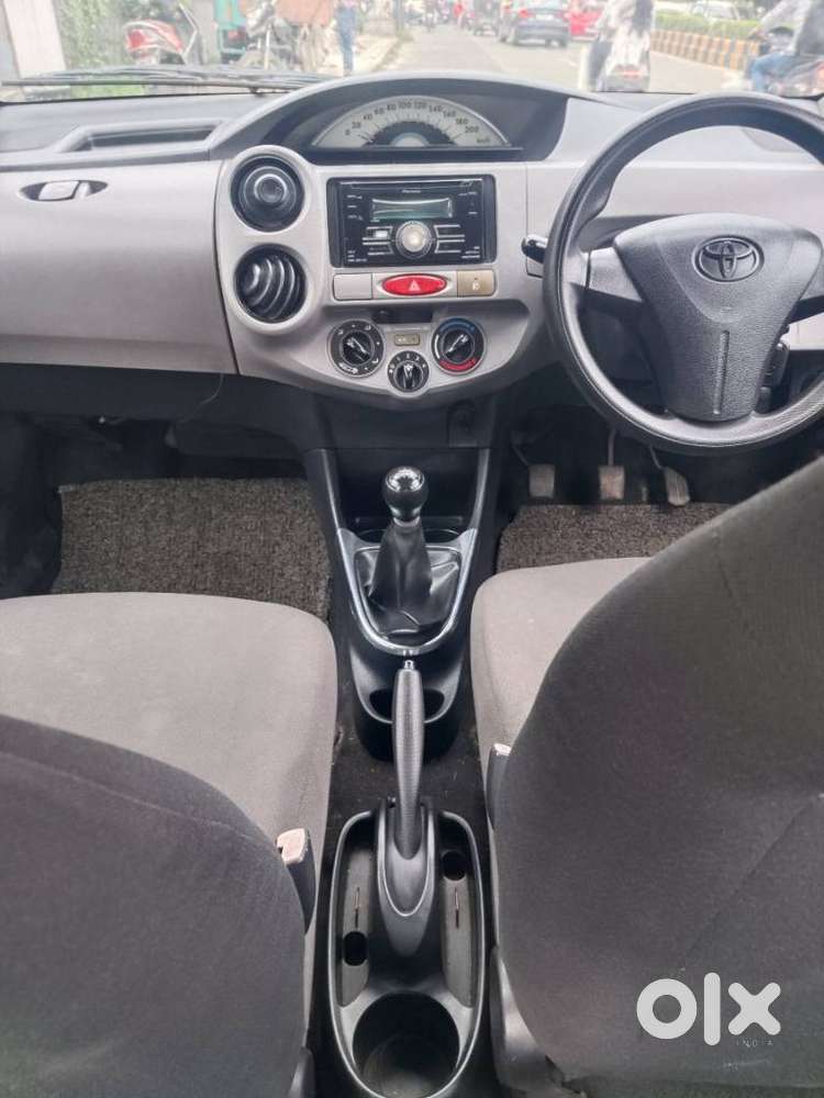 Toyota Etios 2010-2012 G, 2011, Petrol