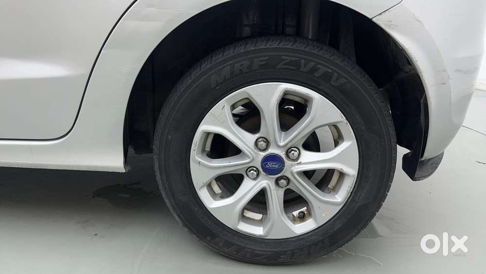 Ford Figo Petrol Titanium, 2015, Petrol