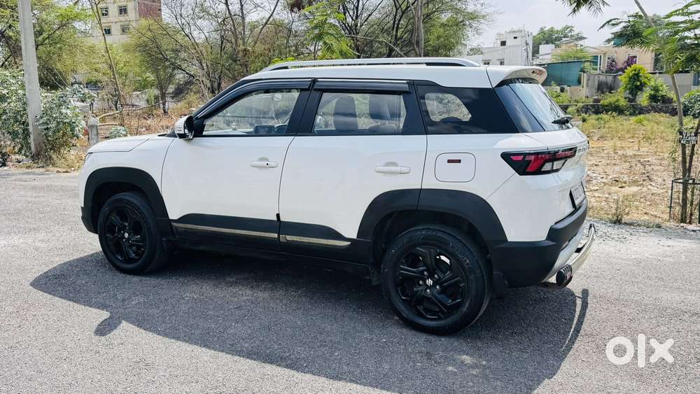 Maruti Suzuki Brezza 1.5 Zxi Smart Hybrid, 2022, Petrol