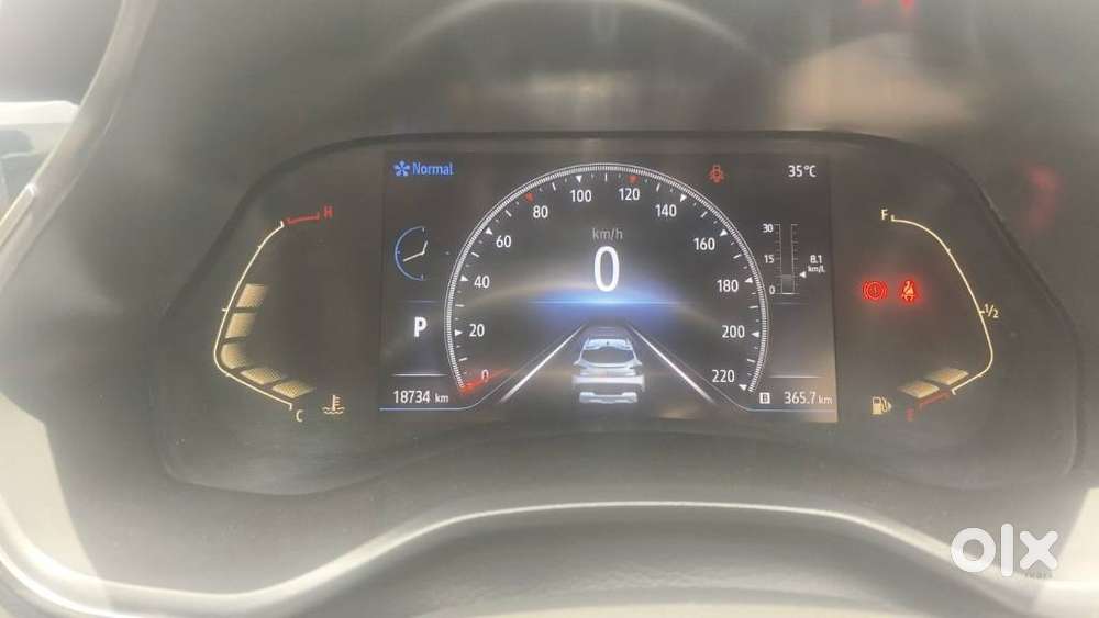 Mahindra Xuv700 2.2 Ax 7 Diesel Mt Luxury Pack Str, 2024