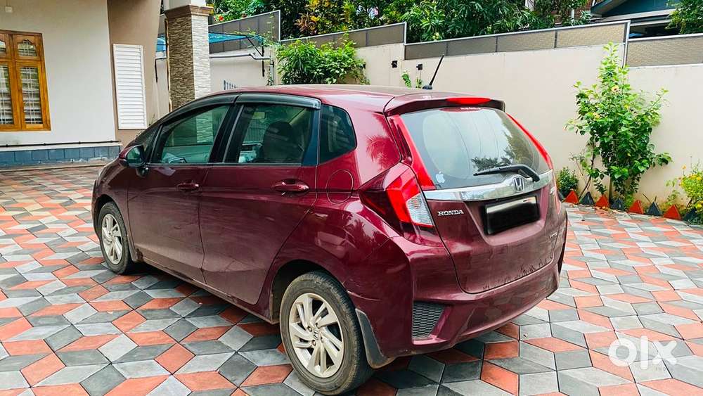 Honda Jazz Petrol Automatic 2016 Km Driven 42000