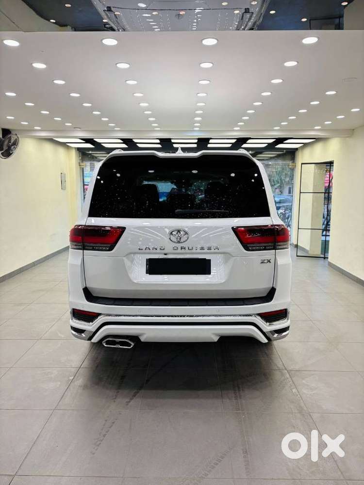 Toyota Land Cruiser Zx Petrol, 2026, Petrol